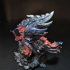 Monster Hunter Dinovalde Scorching Blade Figurine