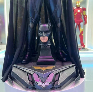 Dark Knight Gotham Guardian Deluxe Figure (68 cm)