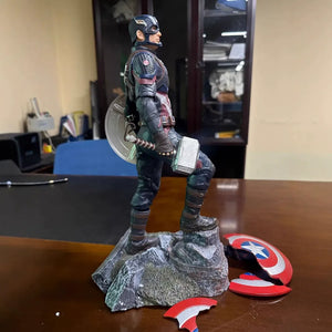 Captain America Endgame Deluxe Figurine (40 cm)