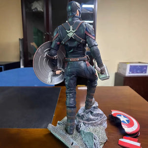 Captain America Endgame Deluxe Figurine (40 cm)