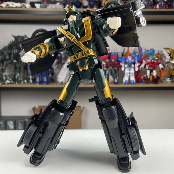 LiJiang Hongqi CA7600J V8 Transformers Figure