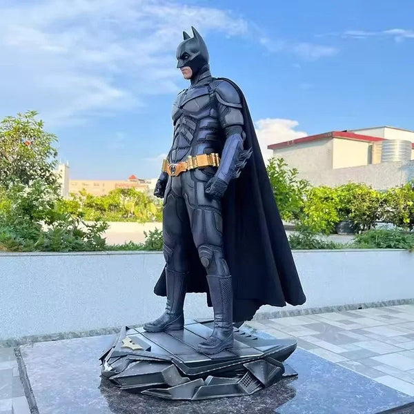 Dark Knight Gotham Guardian Deluxe Figure (68 cm)