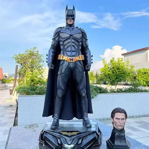Dark Knight Gotham Guardian Deluxe Figure (68 cm)