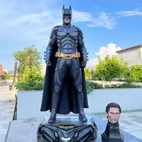 Dark Knight Gotham Guardian Deluxe Figure (68 cm)
